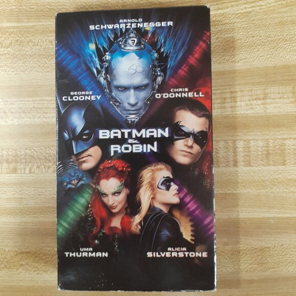 Batman & Robin VHS 1997 Clooney Schwarzenegger Joel Schumacher DC Comics 90s VTG - Picture 1 of 5